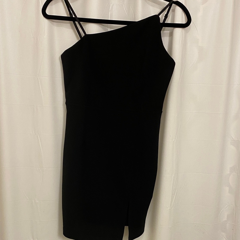 Chic One-Shoulder Black Dress 0-2